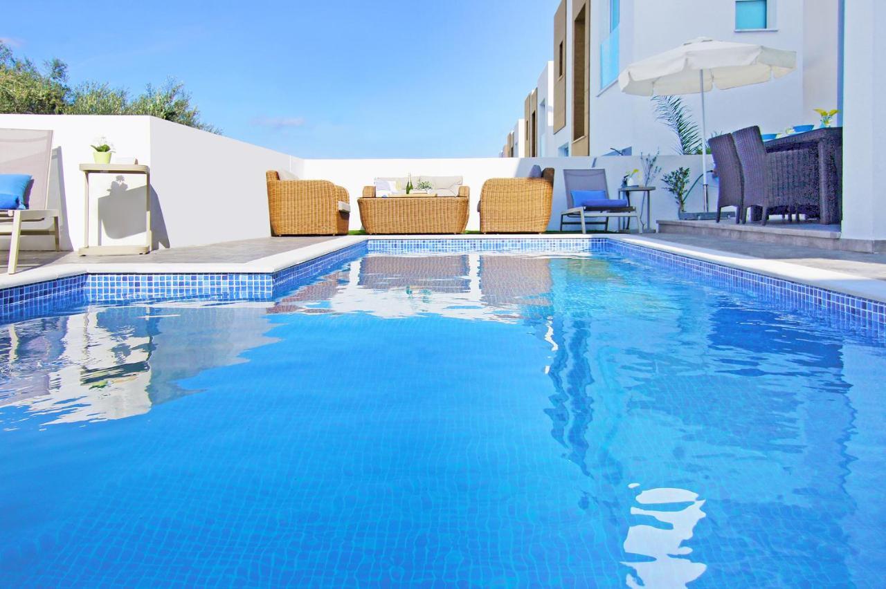 Villa Caren Paralimni Exterior photo