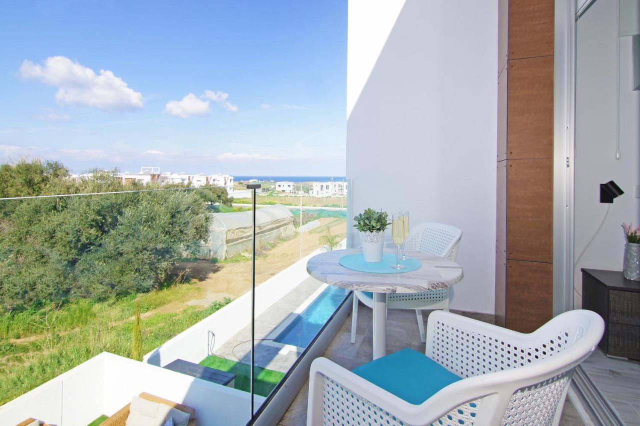 Villa Caren Paralimni Exterior photo