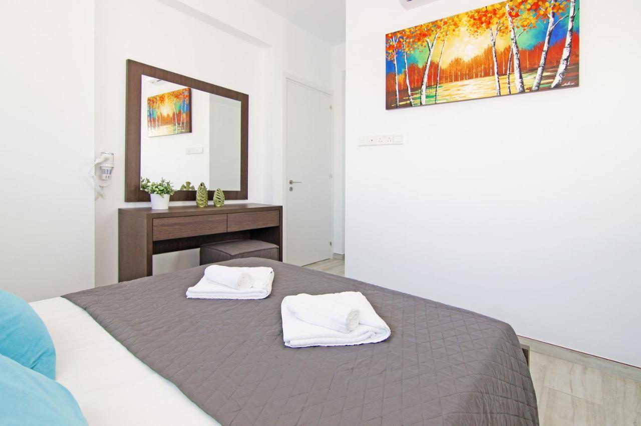 Villa Caren Paralimni Exterior photo