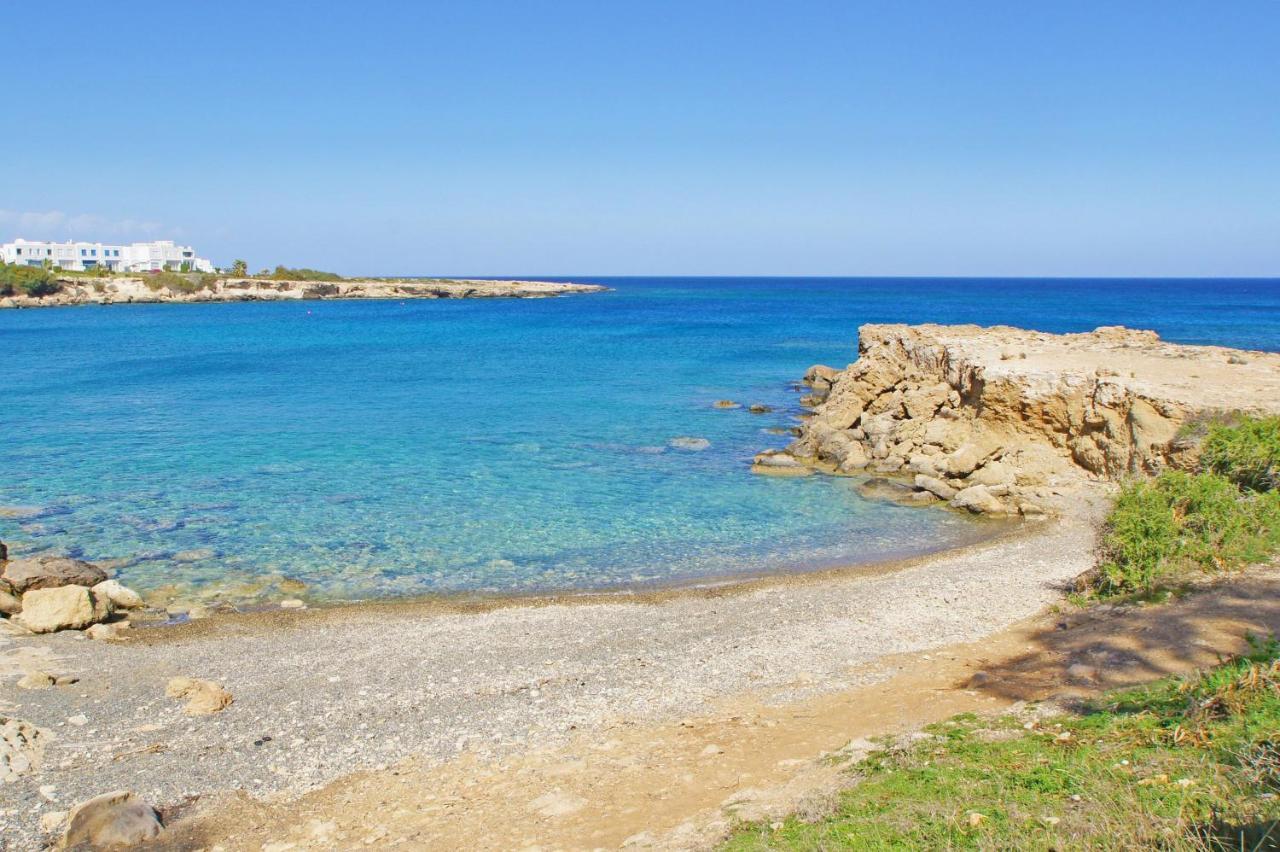 Villa Caren Paralimni Exterior photo