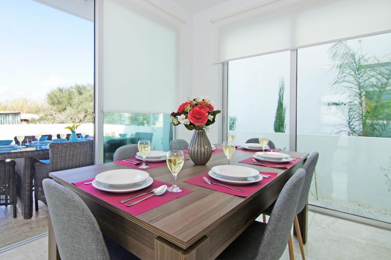 Villa Caren Paralimni Exterior photo